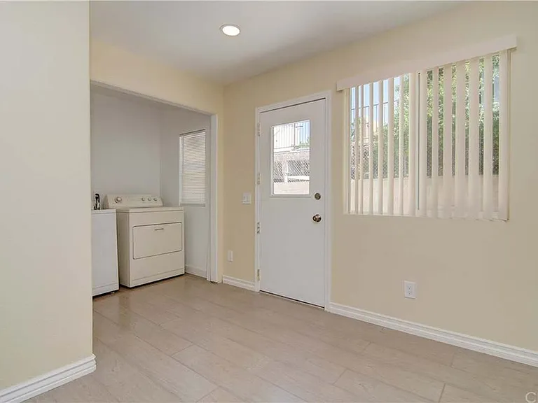 511 E 15th St #511 — Photo 3