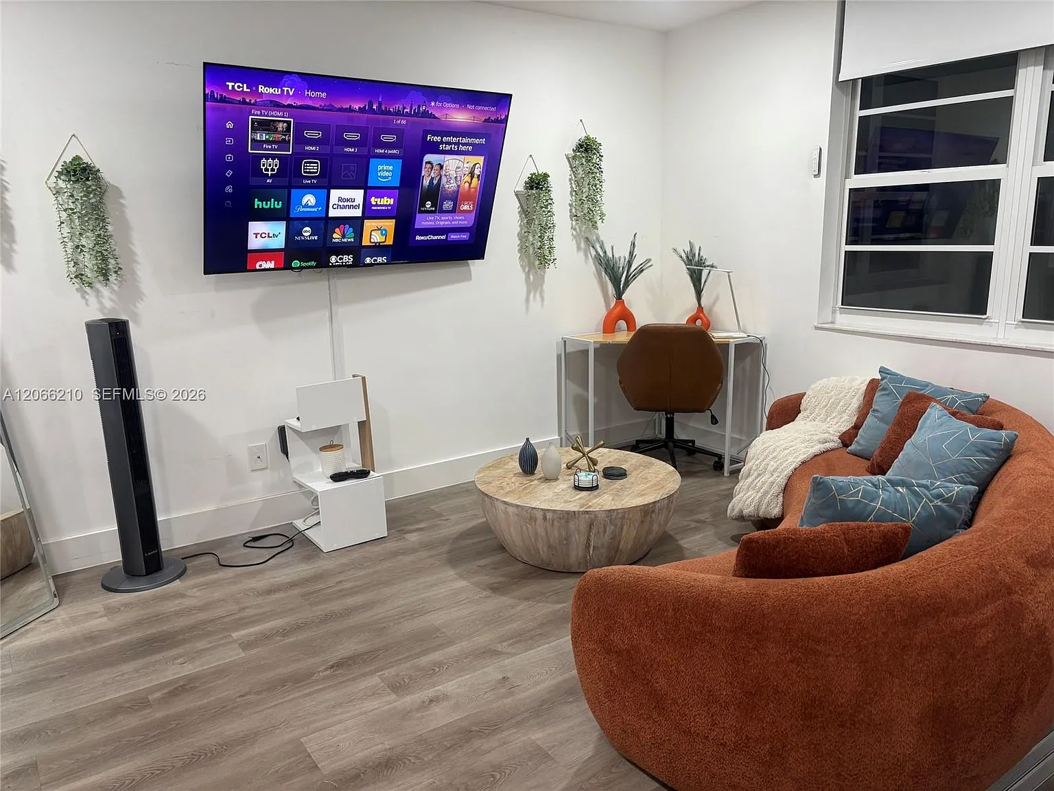 The Decoplage Condo — Photo 4
