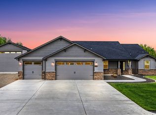 3203 Cavalier Ct, Pasco, WA 99301