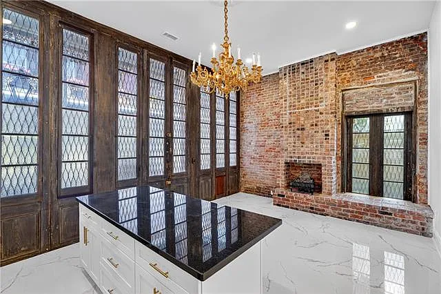 920 Chartres St #7 — Photo 4