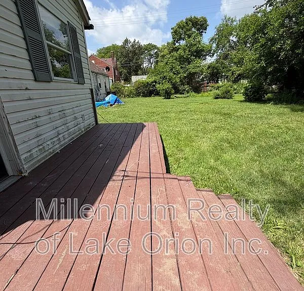 735 E Milton Ave — Photo 15