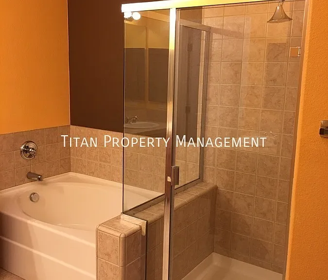 8144 Crystal Walk Cir — Photo 15