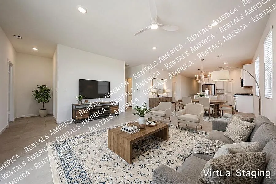 3380 N Camden Dr