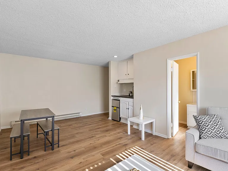 5105 Bakman Ave #18 — Photo 4