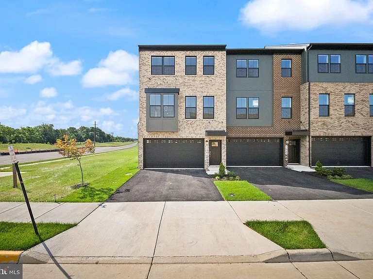 11361 Hypatia Loop — Photo 1