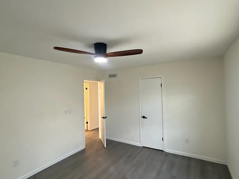 501 E Allen Rd — Photo 14