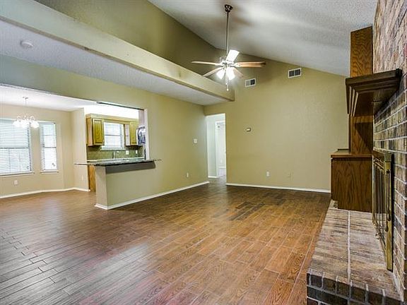 5th image of 313 Meadowhill Dr