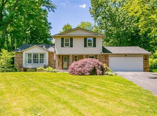 19 Old Ivy Cir, Rochester, NY 14624