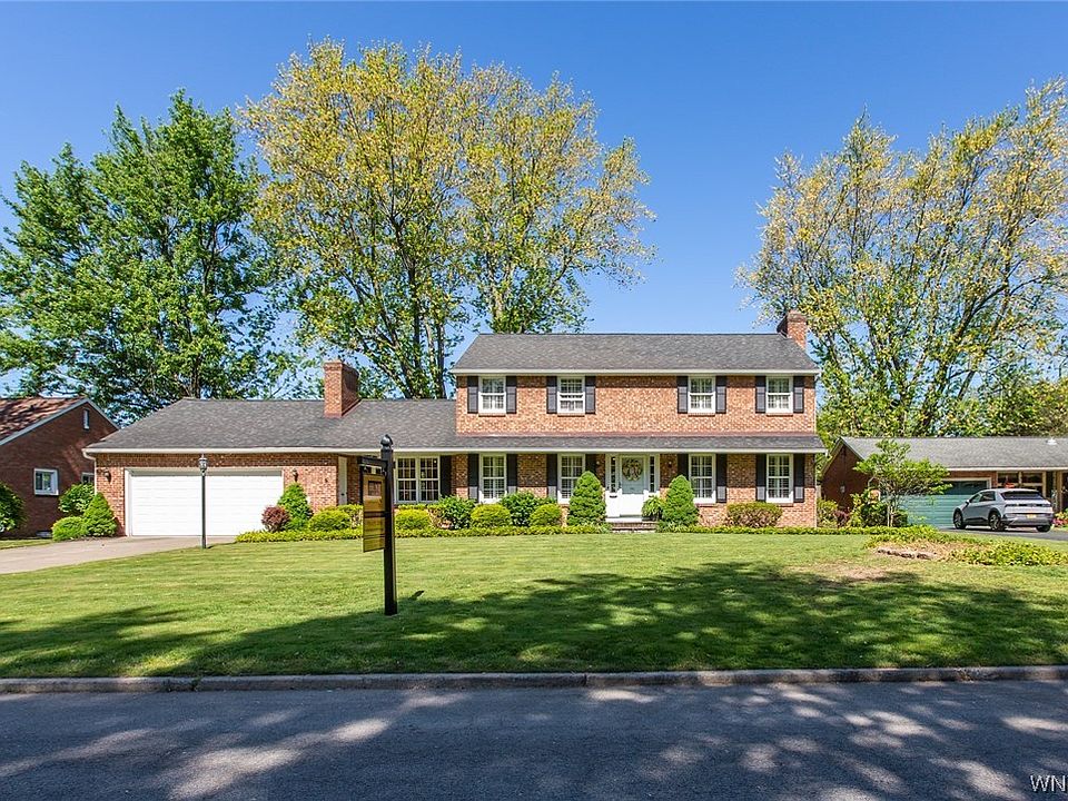 1st image of 80 Huntington Ct