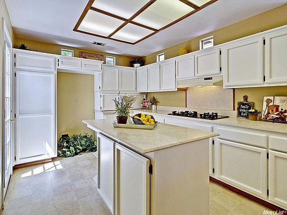 5th image of 108 Aiken Way
