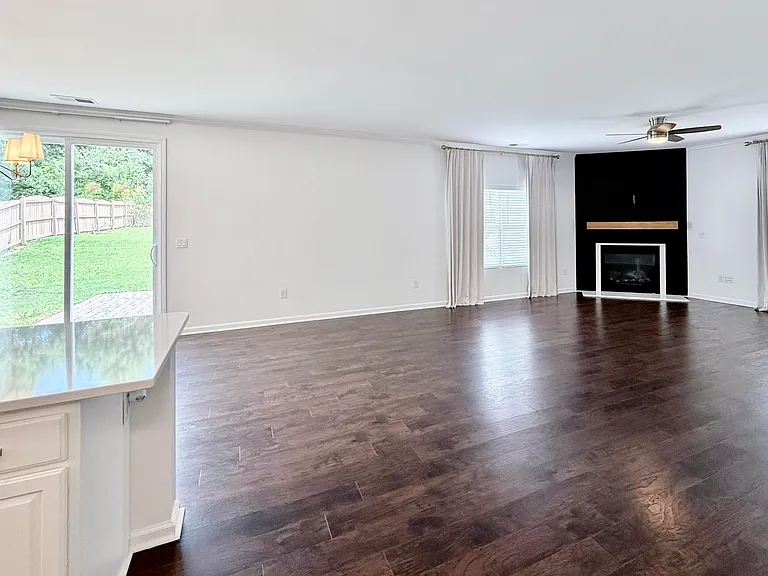 4604 Miller Dr — Photo 8
