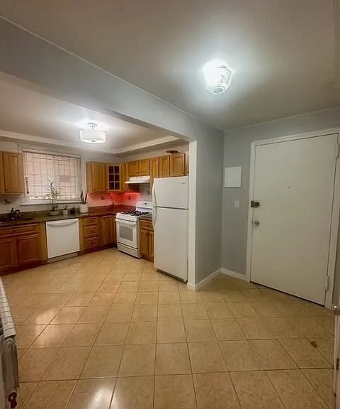 2026 Menahan St #1 — Photo 3