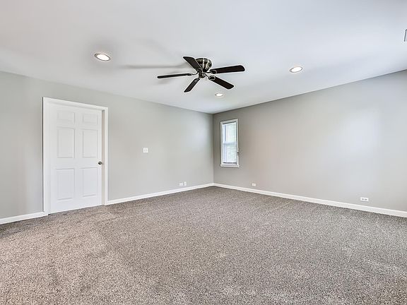 3rd image of 5265 N Lawler Ave #2