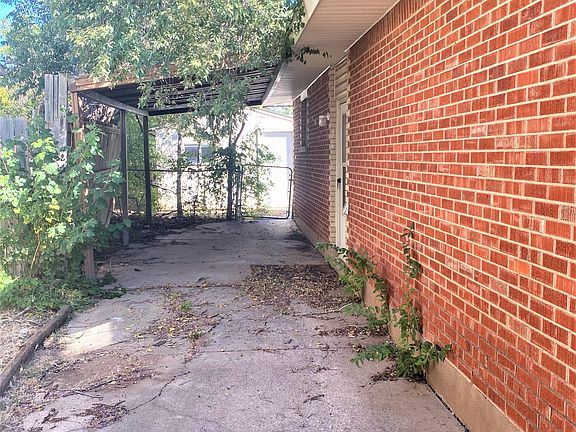 2nd image of 4305 NW Pollard Ave