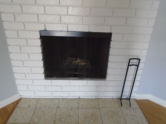3rd image of 5232 Fairview Blvd APT 7