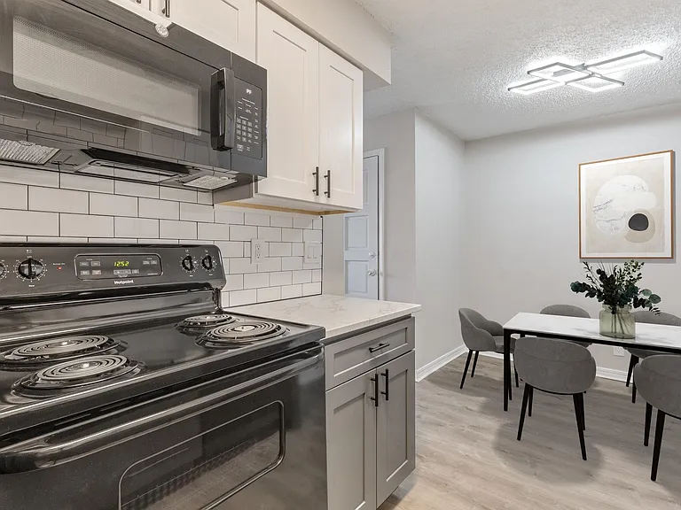 Chateau 68 Apartments — Photo 12