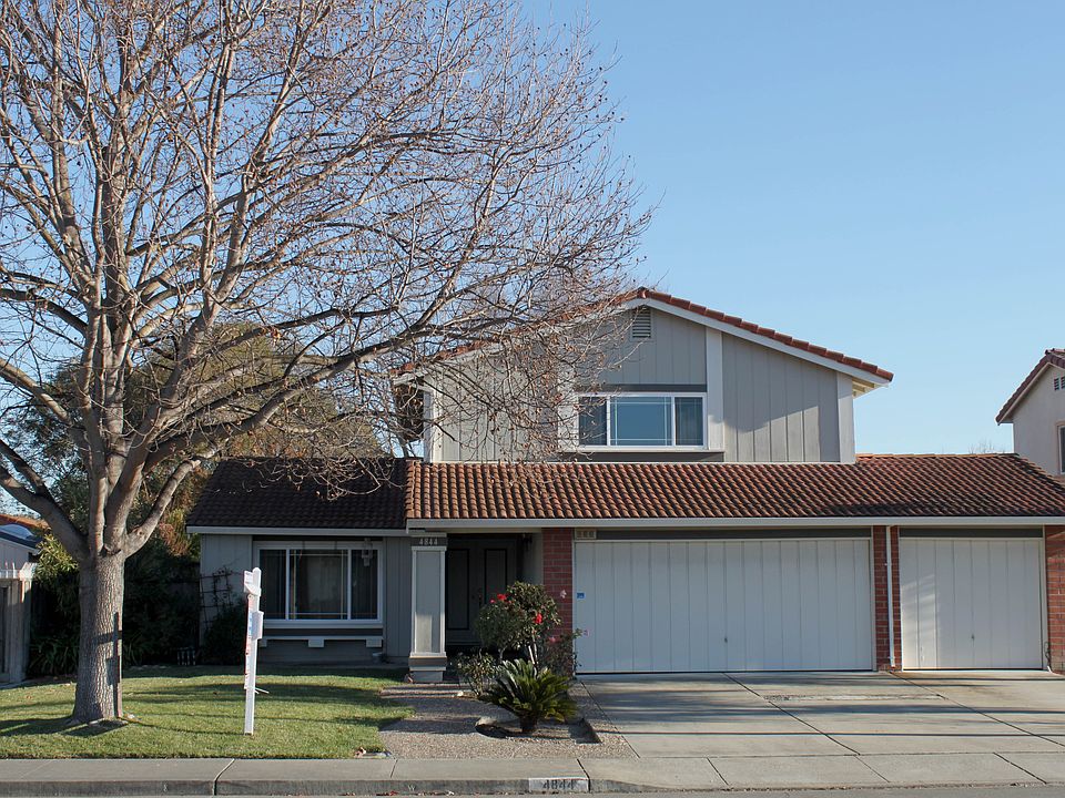 1st image of 4844 Scotia St