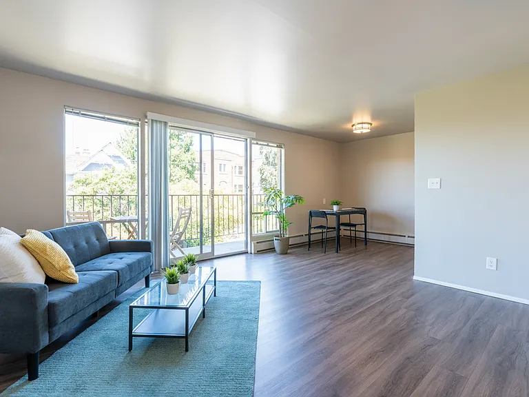 Hamlin Place — Photo 9
