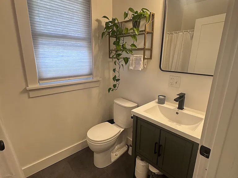 45 Banks St #1 — Photo 9