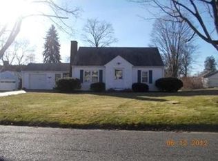 16 Wistaria St, West Springfield, MA 01089