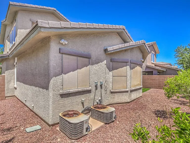 10517 Howling Coyote Ave — Photo 32