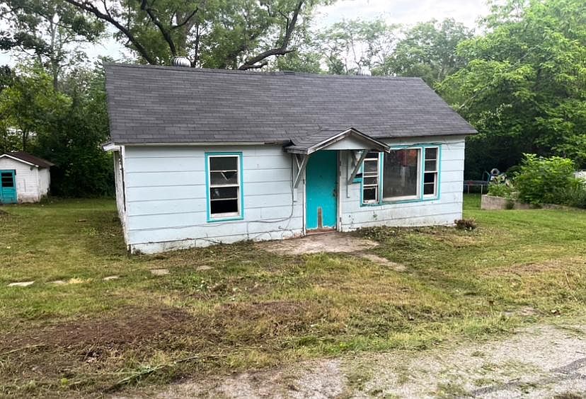 1st image of 609 S Elmer St