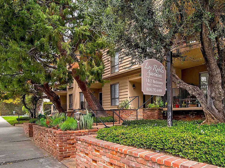 Los Robles Apartments — Photo 64