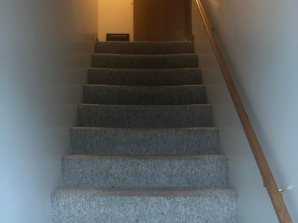 Same stairs up to unit
