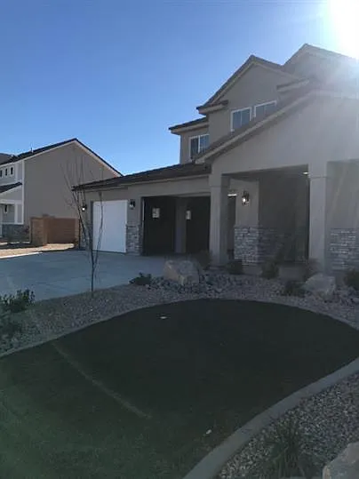 5 bed, 4.0 bath, 2763 sqft, $3,800 — Photo 2