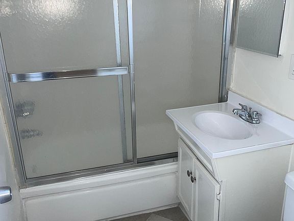 4th image of 1260 N Beachwood Dr APT 35