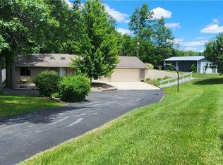 26755 Hoffman Rd, Defiance, OH 43512