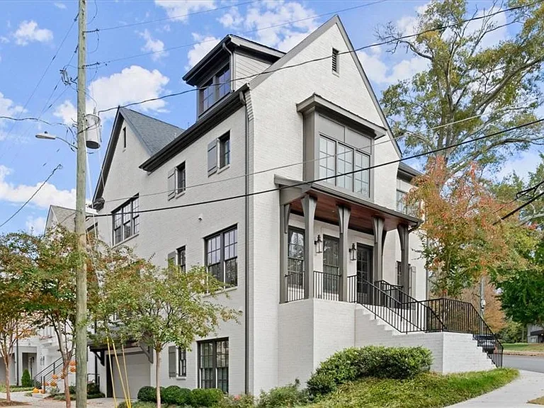 4001 Haverhill Dr NE — Photo 2