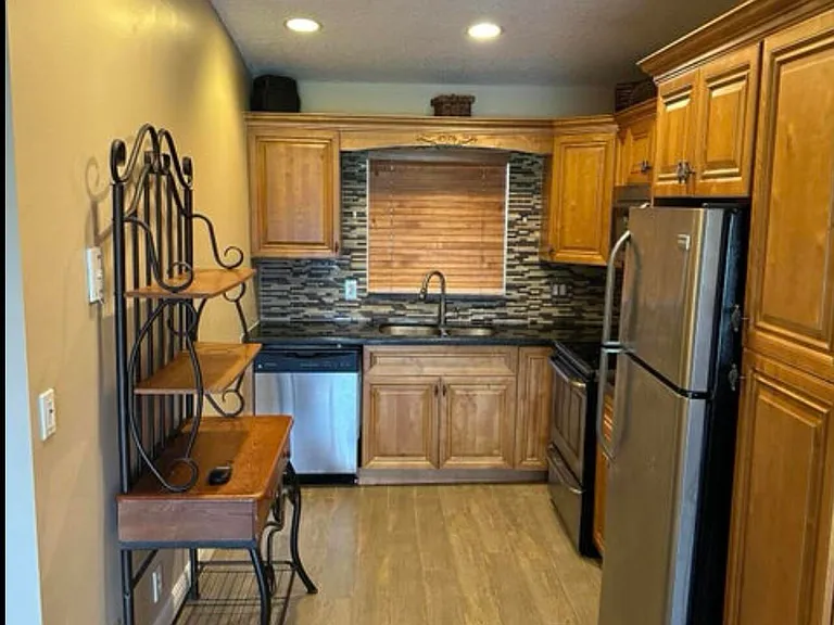 2600 Greenwood Ter #204 — Photo 9