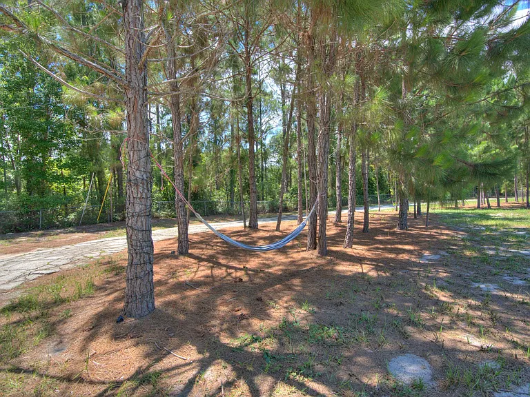 107 Deer Run Dr — Photo 43