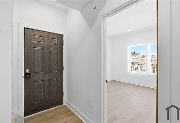 3rd image of 669 N 39th St #3