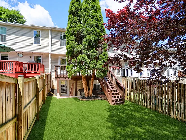 437 Ashton Ln — Photo 23