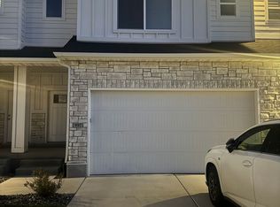 957 W Shadow Brook Ln, Lehi, UT 84043