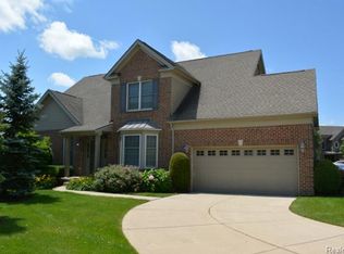 44861 Broadmoor Cir S, Northville, MI 48168