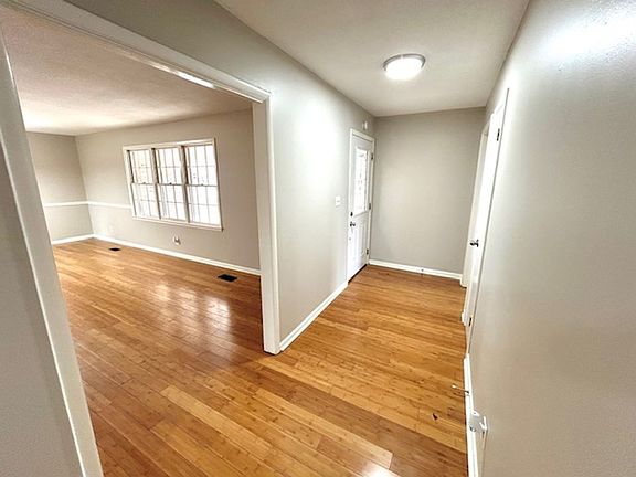4th image of 1929 Woodmead St SW
