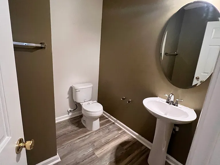 2304 Harwood Hills Ln — Photo 14
