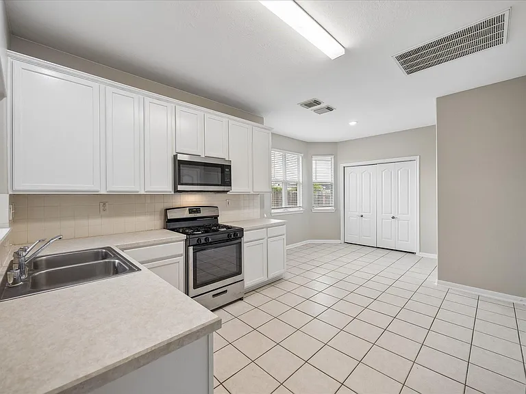 23226 Postwood Park Ln — Photo 6