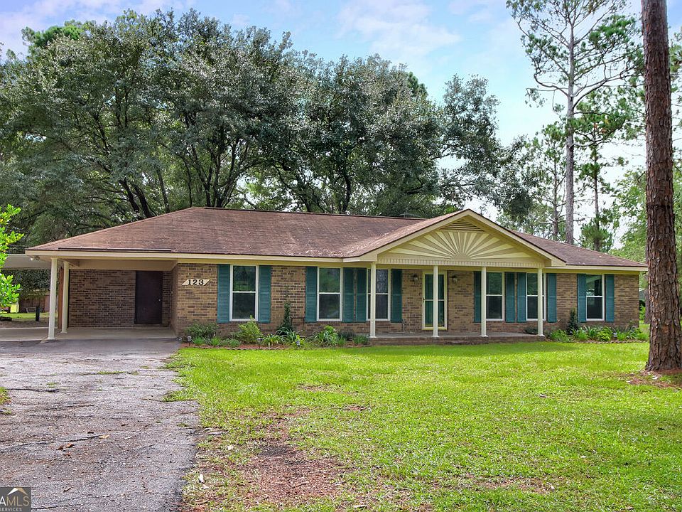 1st image of 123 Maple Dr