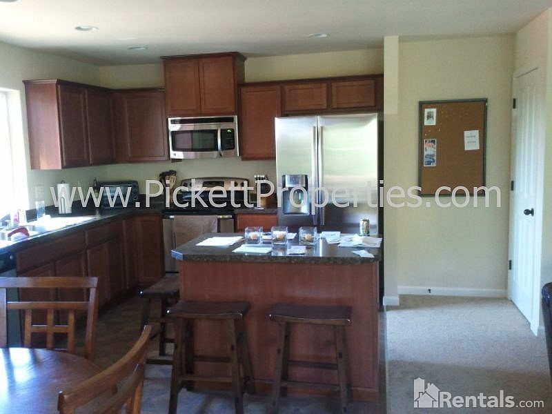 1st image of 861 NW Snow Creek Way
