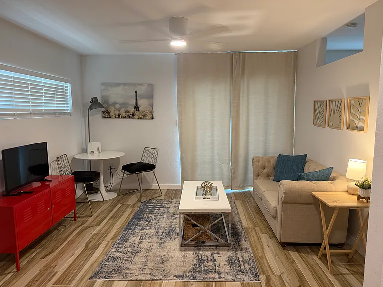 117 SE 8th St #117 — Photo 4