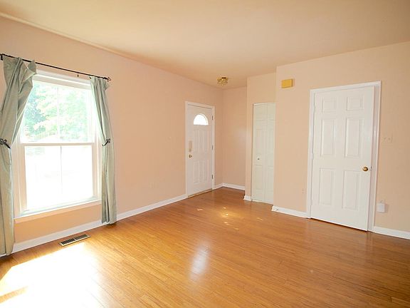 3rd image of 12118 Presidio Way