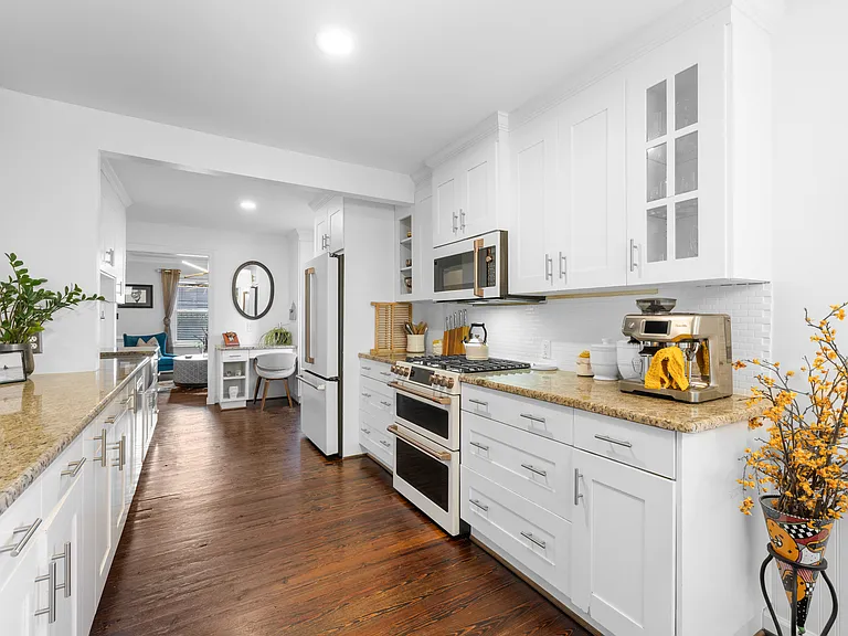 809 Virginia Ave — Photo 32