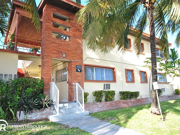 4th image of 10200 E Bay Harbor Dr APT 2C