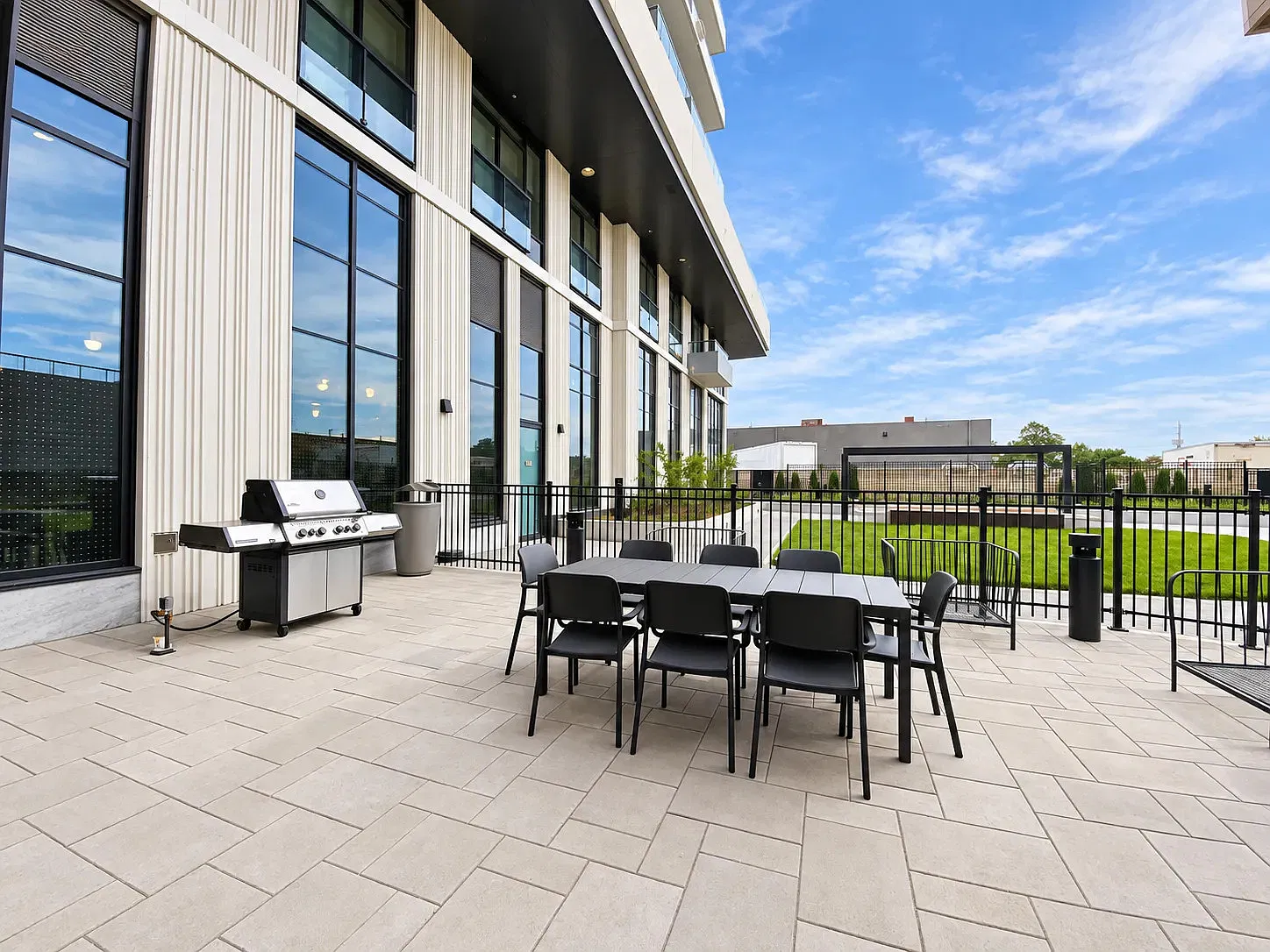 1 bed, 699 sqft, $2,150 — Photo 2