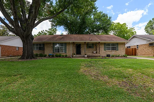 109 N Lois Ln Photo 1