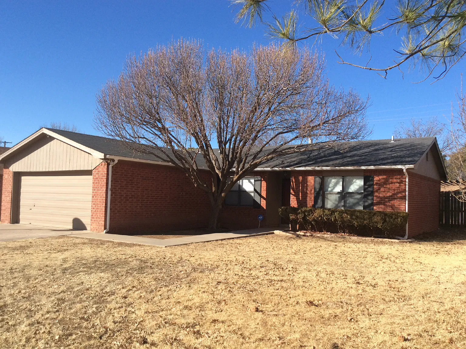 3 bed, 2.0 bath, 1332 sqft, $1,395 — Photo 1